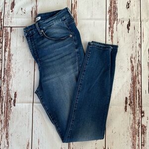 Good American Good Waist distressed skinny jean size 10/30